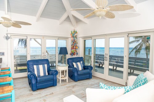 Cozy Cayman Beach Front Cottage - Emerald Sea House , 2 Bdrm 2 bath