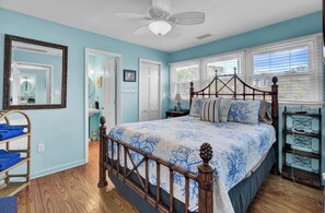 6 bedrooms, iron/ironing board, WiFi, bed sheets