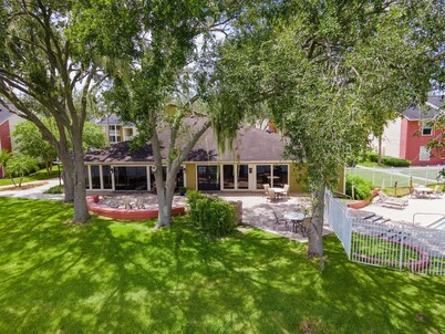 1 Bed 1 Bath Condo, quiet and well kept. Close to everything in Brandon!