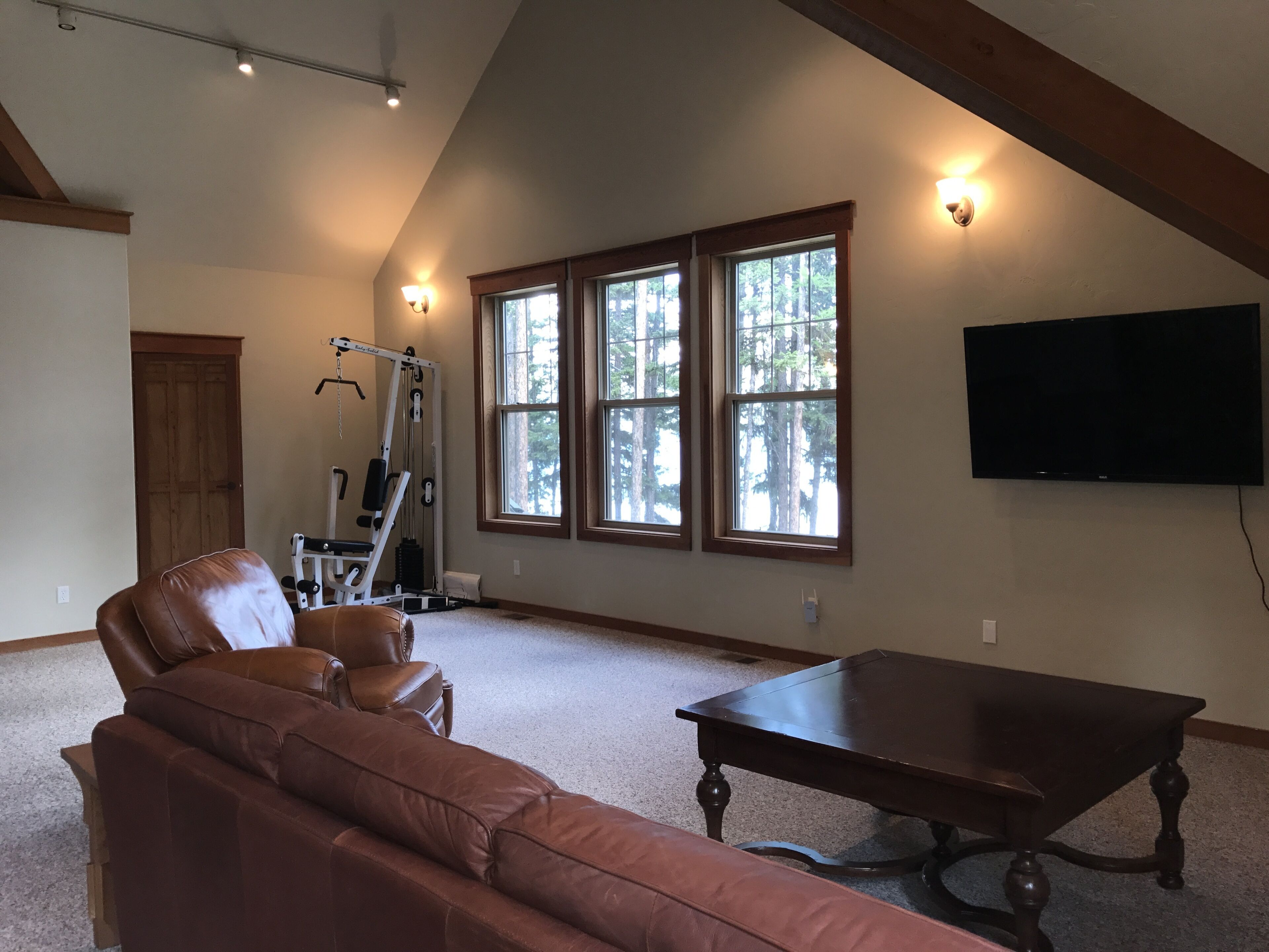 Pristine Waterfront Lake Home near Glacier National Park and Flathead Lake.