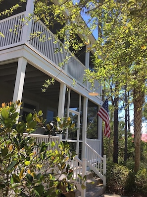 Exterior detail - LazyLou-Scallop Season-Low Rates:4 Bedroom+4.5 Bath+Pools+Hot Tub+Screen Porches (Port St Joe)