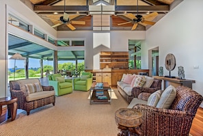 TV, lettore DVD, impianto stereo