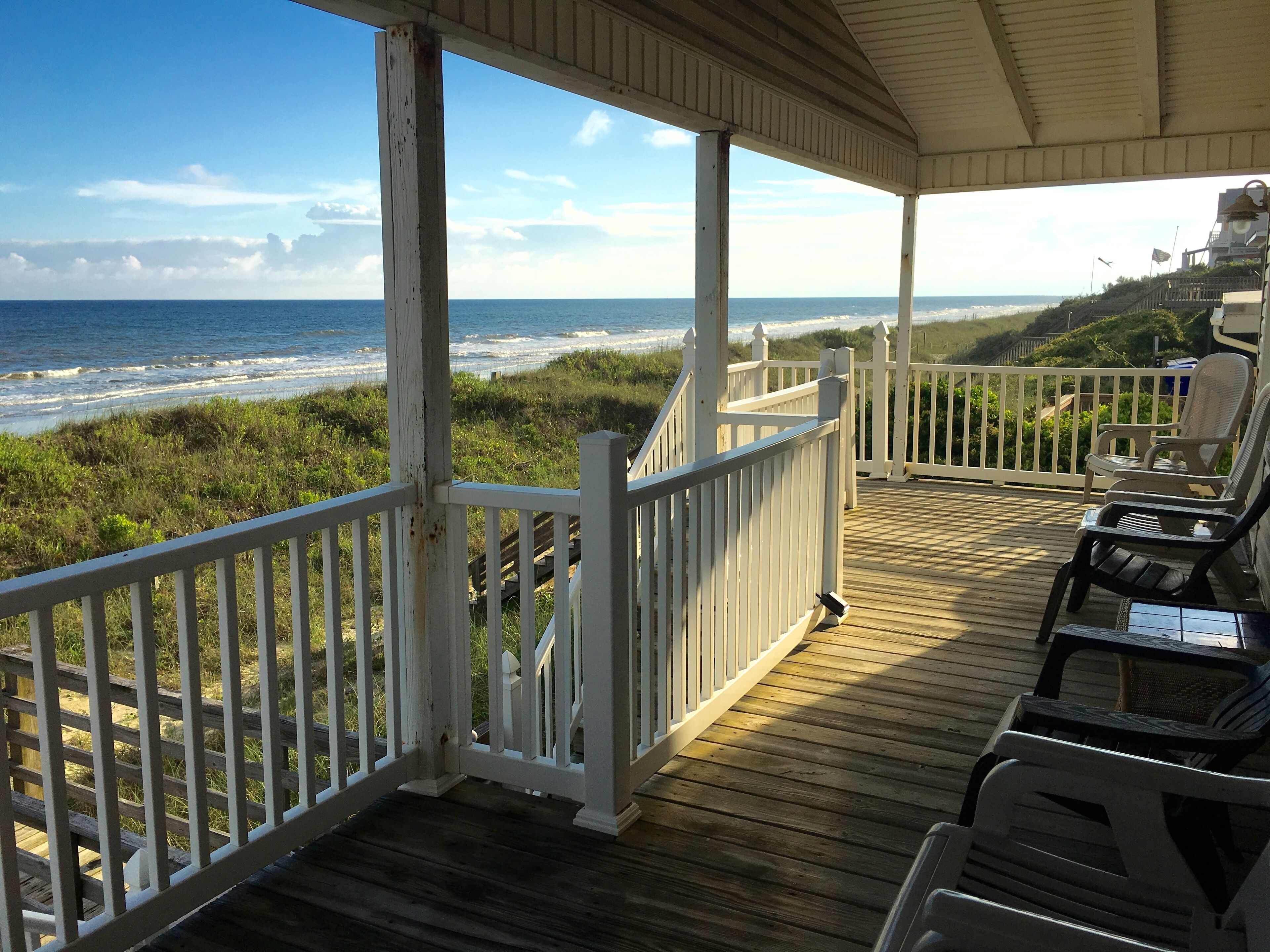 Right on the beach, wonderful views of the ocean, great house!