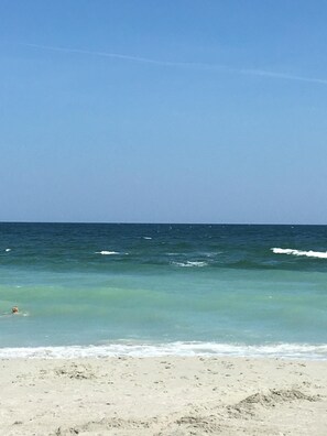 Camastros y toallas de playa 