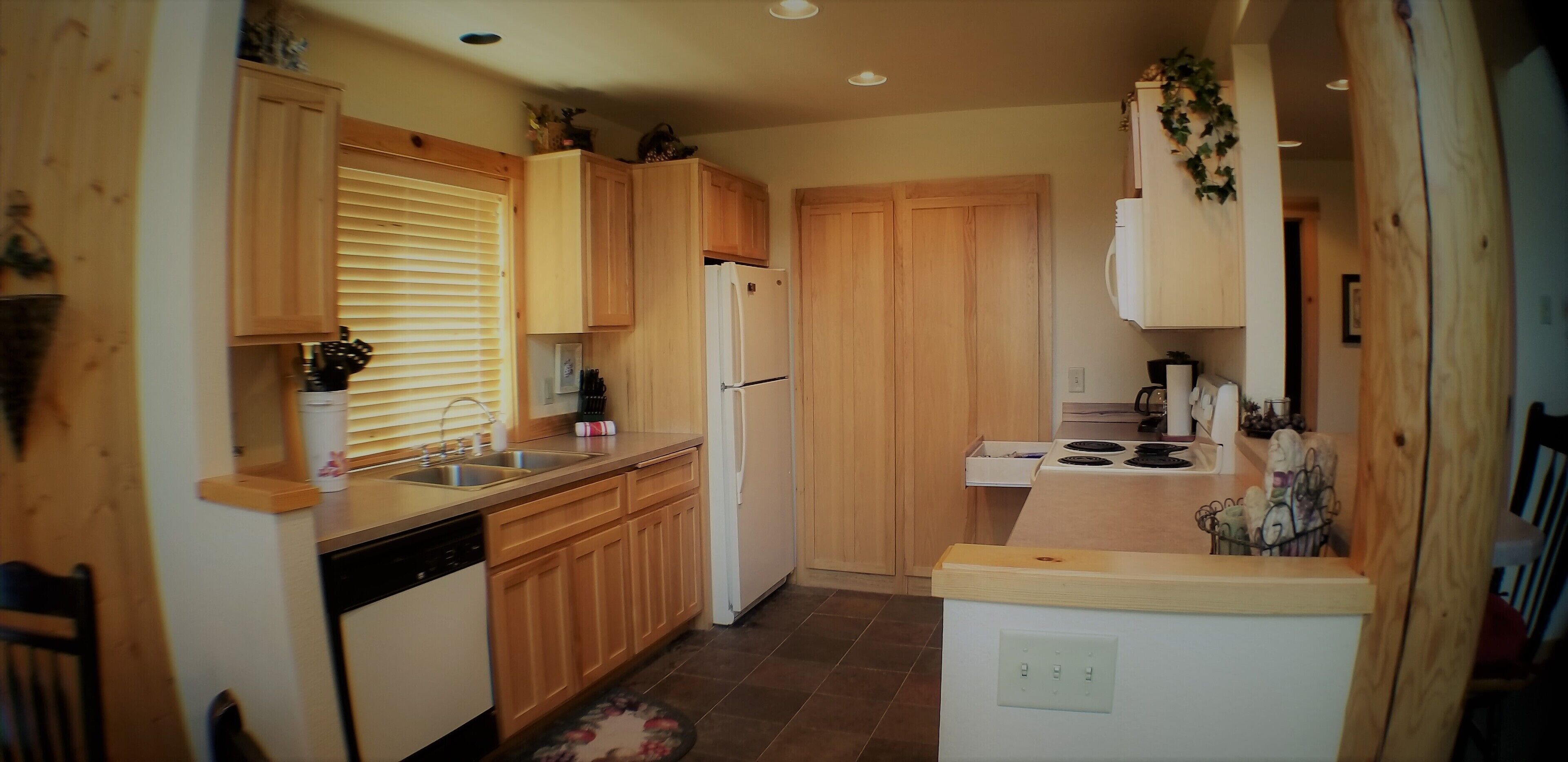 Juniper Tee, Private Hot Tub, Garage, watch to deer play