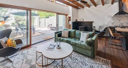 Keskusta joen varrella! Viihtyisä, nykyaikainen mökki