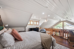 2 bedrooms, iron/ironing board, internet, bed sheets