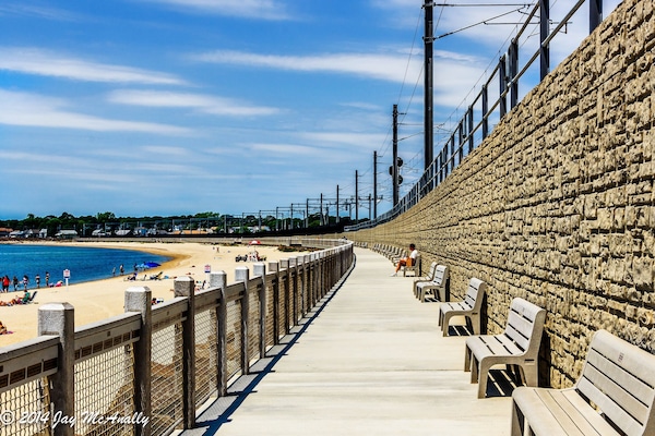 Plage à proximité, chaises longues, serviettes de plage