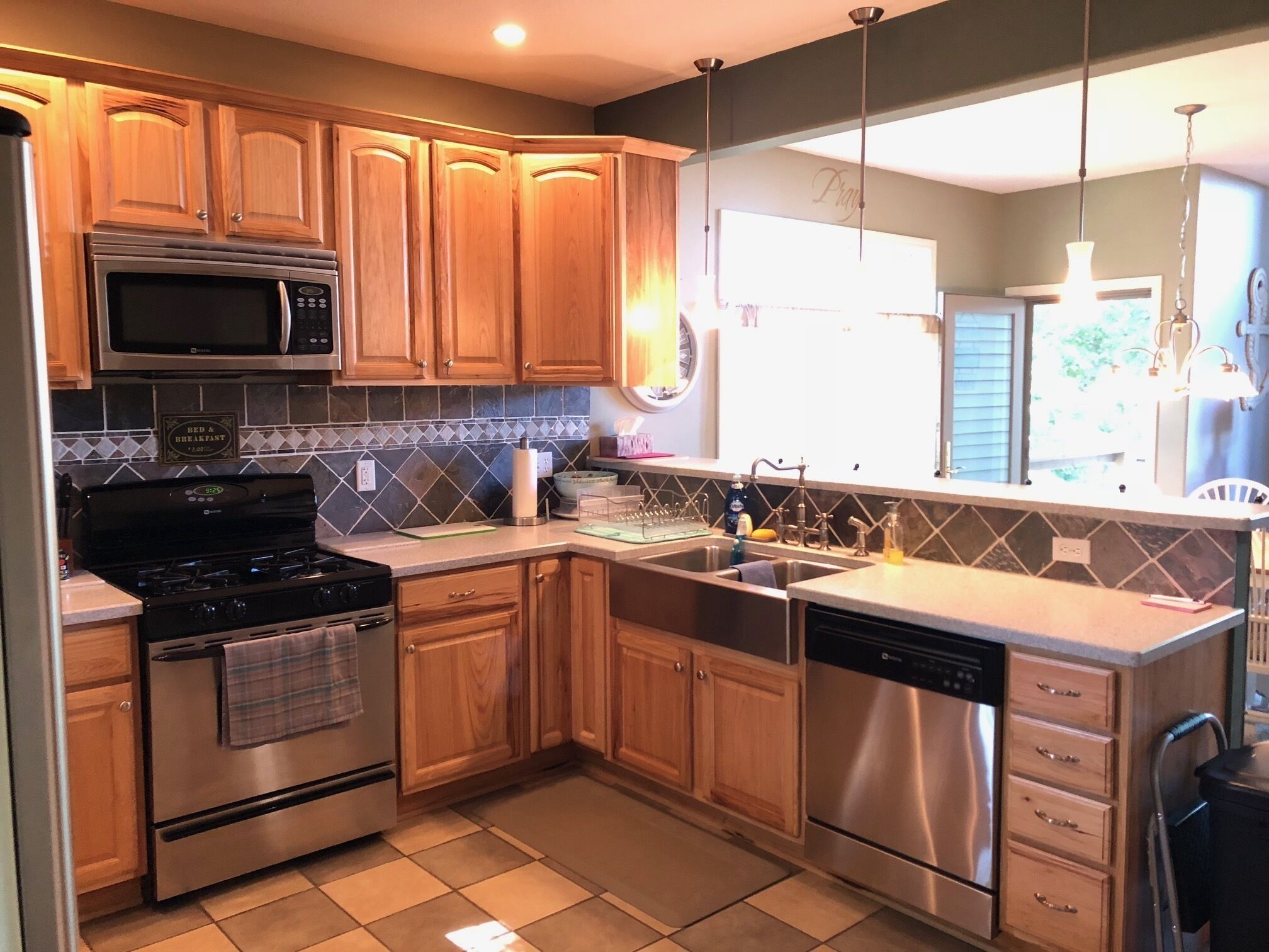 LARGE CROOKED LK WATERFRONT HOME-FAMILY FRIENDLY