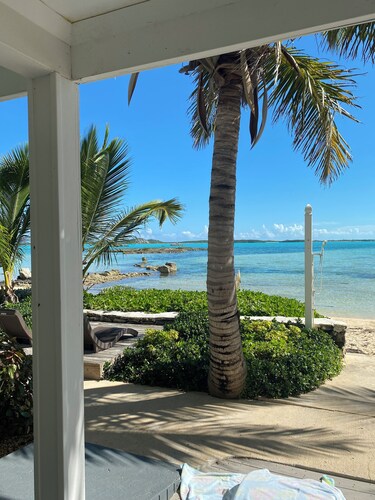Diamond Palm on Great Exuma 1 bed 2 bath Villa right on the beach!