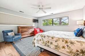 5 slaapkamers, een bureau, een strijkplank/strijkijzer, gratis internet