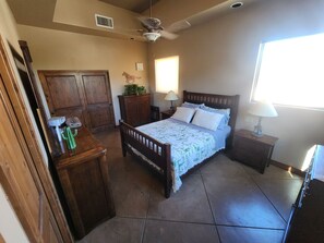 2 chambres, fer et planche à repasser, Wi-Fi, draps fournis