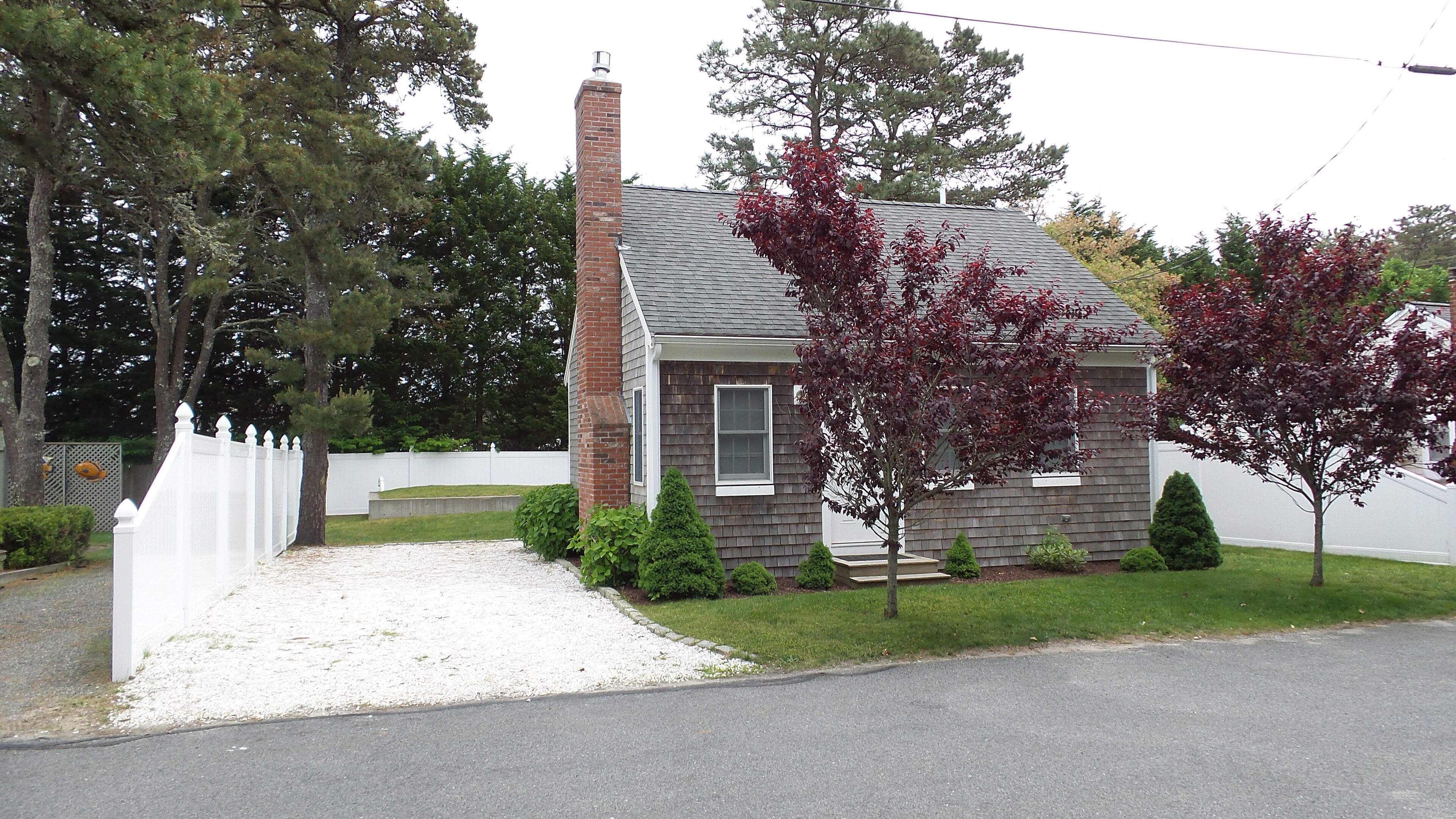 Gorgeous home close to everything you need!