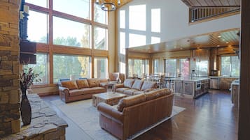 Télévision, cheminée