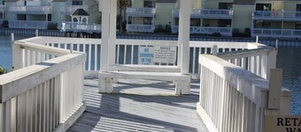   Pet Friendly!  Pool Out  Front Door,  250 Yds To Beach, New Pickleball courts