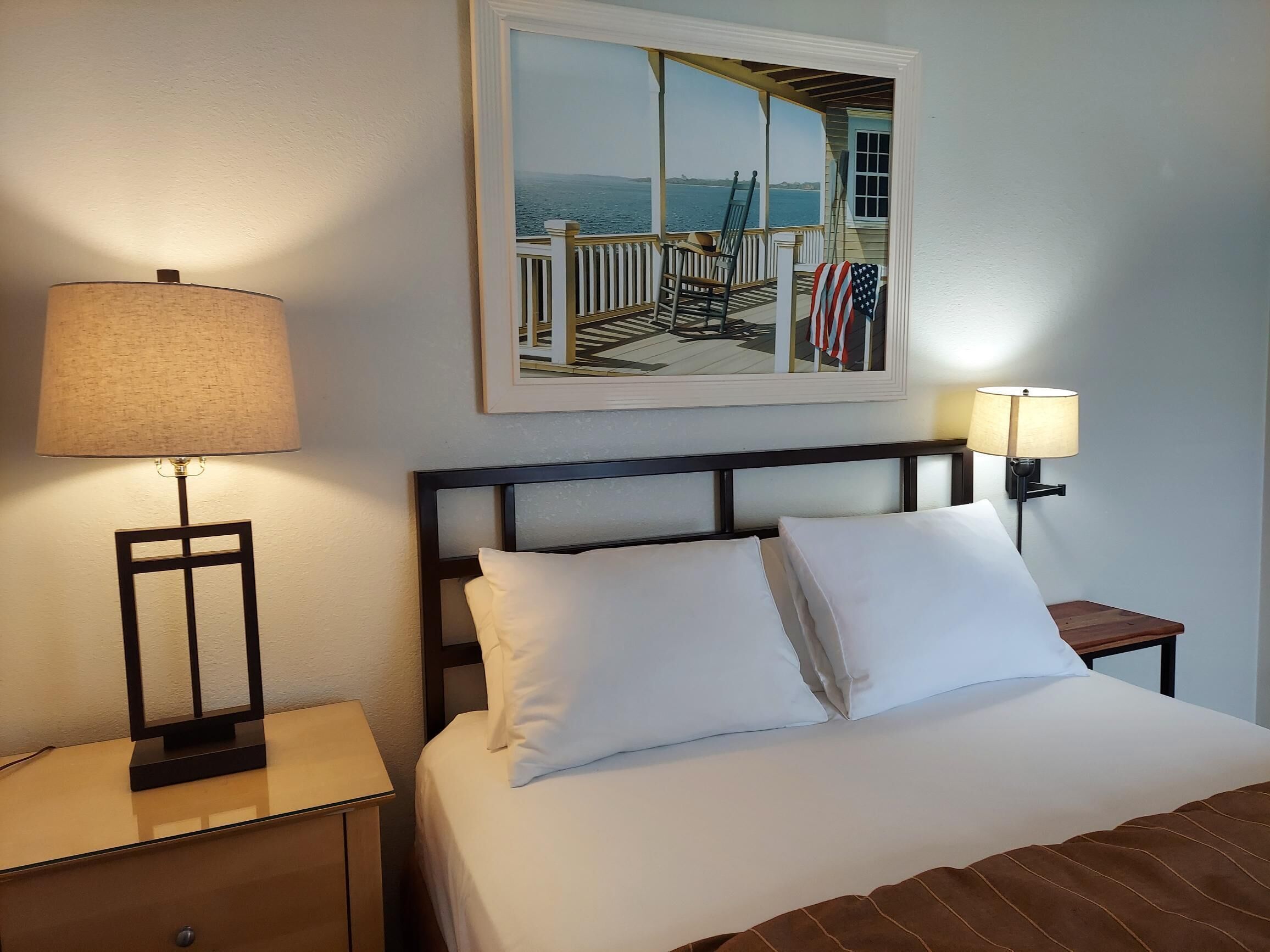 2 habitaciones, escritorio, tabla de planchar con plancha y wifi gratis 