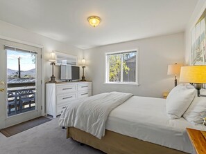 2 bedrooms, desk, iron/ironing board, free WiFi