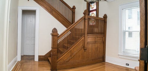 UPDATED 3 BDRM MINUTES TO THE FALLS!