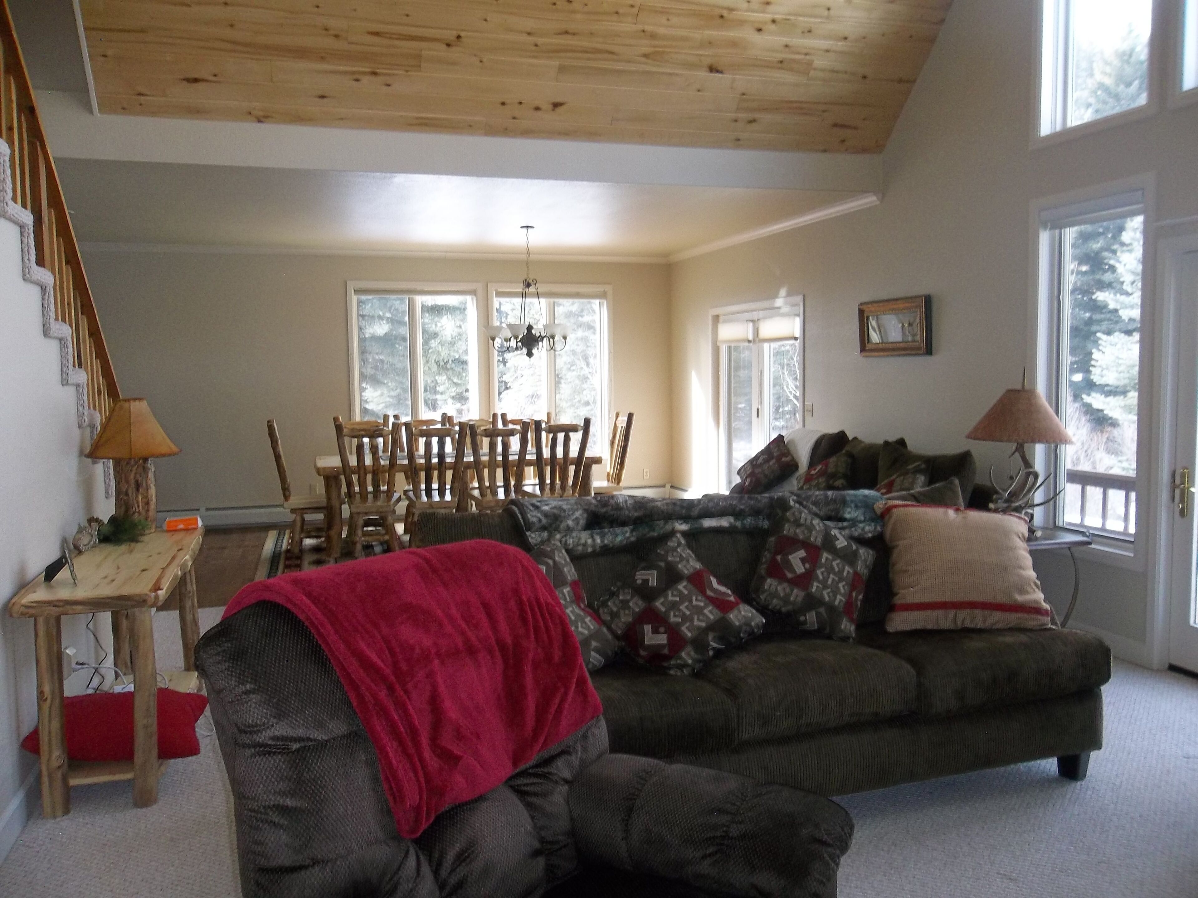 Hidden River Lodge, Beautiful And Spacious River Front Home, Sleeps 15