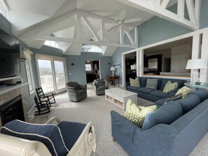 Smart TV, fireplace, DVD player, stereo