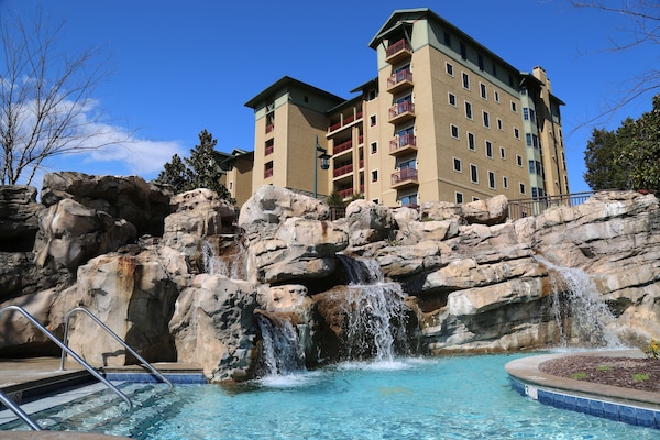 Welcome To RiverStone Resort & Spa!