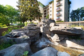 Property grounds - The Smoky Mountains & Golf Views From This 5th Floor Owner Managed Resort Condo (Pigeon Forge)