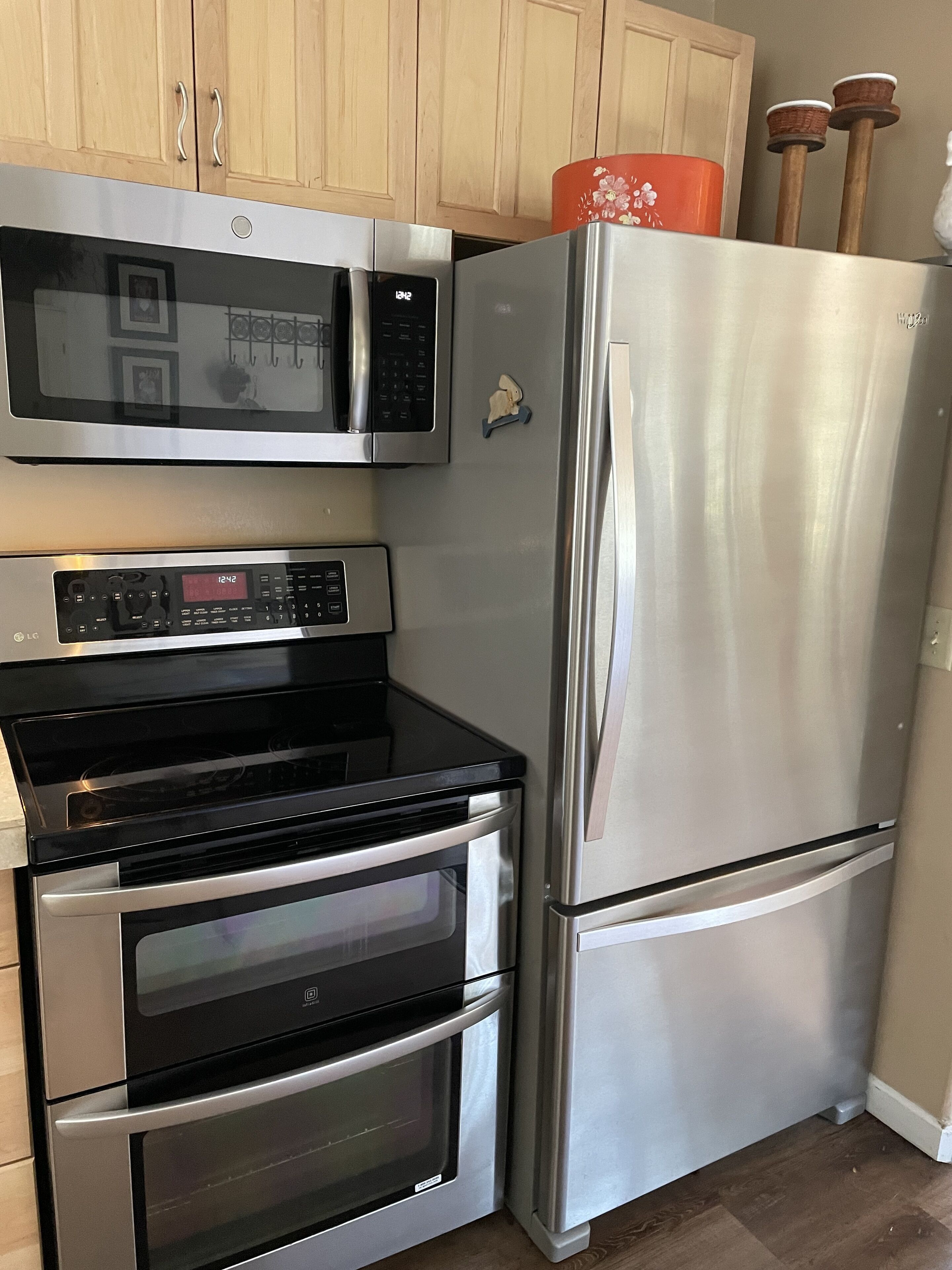 Updated Cabin, Where Trees Reach the Stars, Spa, Big Yard, Tasteful Furnishings