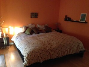 3 slaapkamers, een strijkplank/strijkijzer, reisbedje, wifi