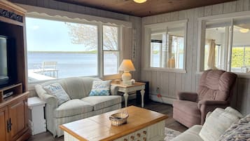 TV, DVD player, table tennis, books