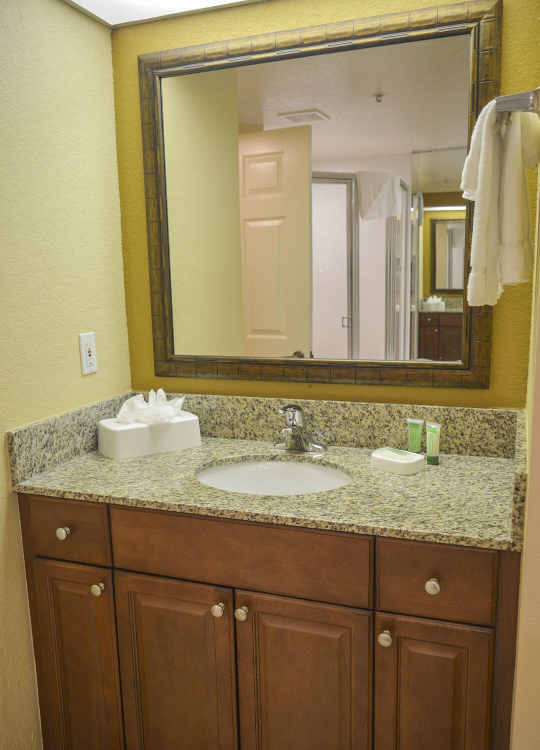 AMAZING STUDIO AT WESTGATE LAKES RESORT & SPA NEAR DISNEY UNIVERSAL SEAWORLD