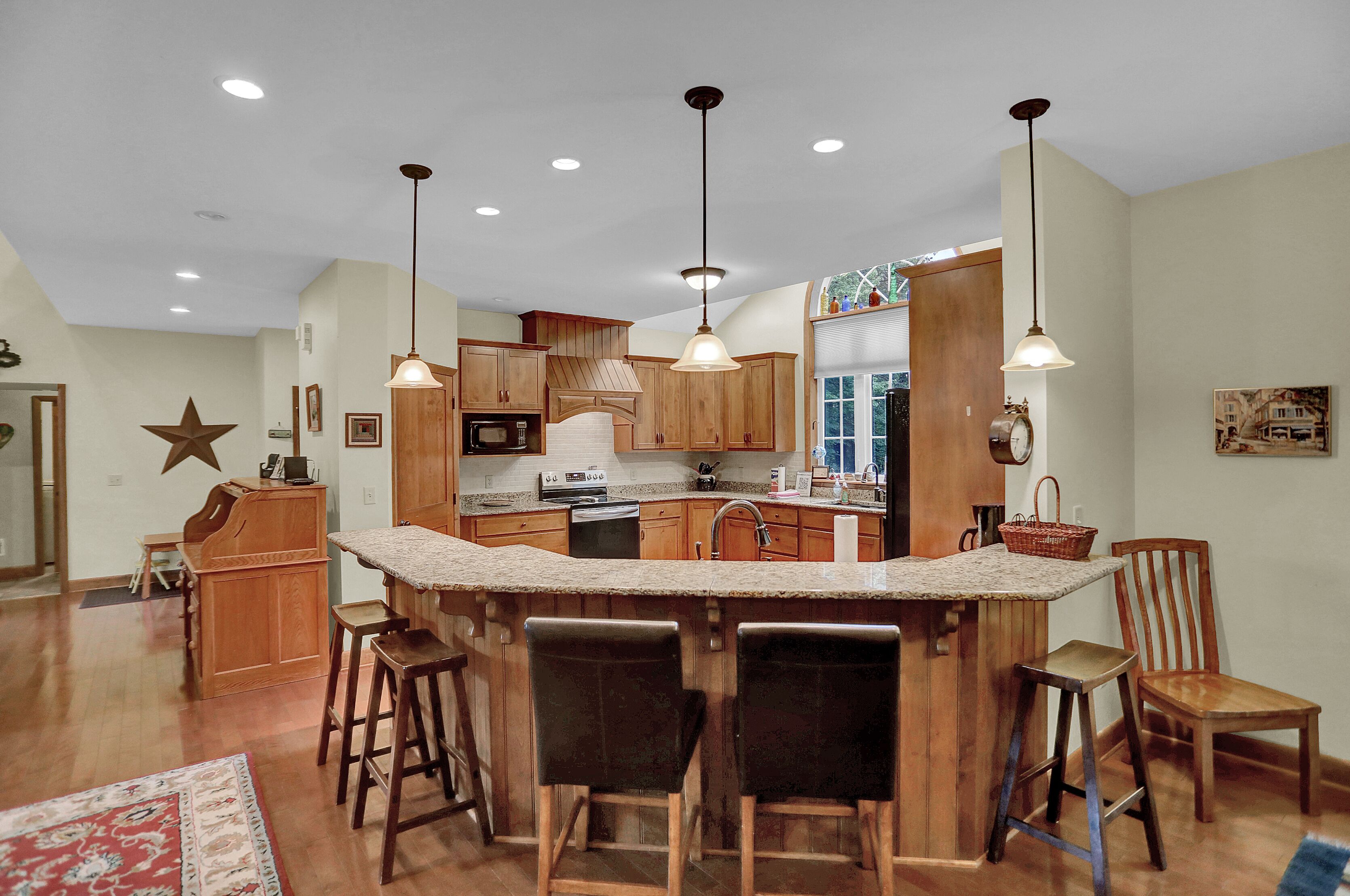 Luxury Home Near Marina at Raystown Lake with Arcade, Fire Pit, Pool Table!