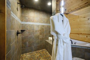Haartrockner, Handtücher, Toilettenpapier