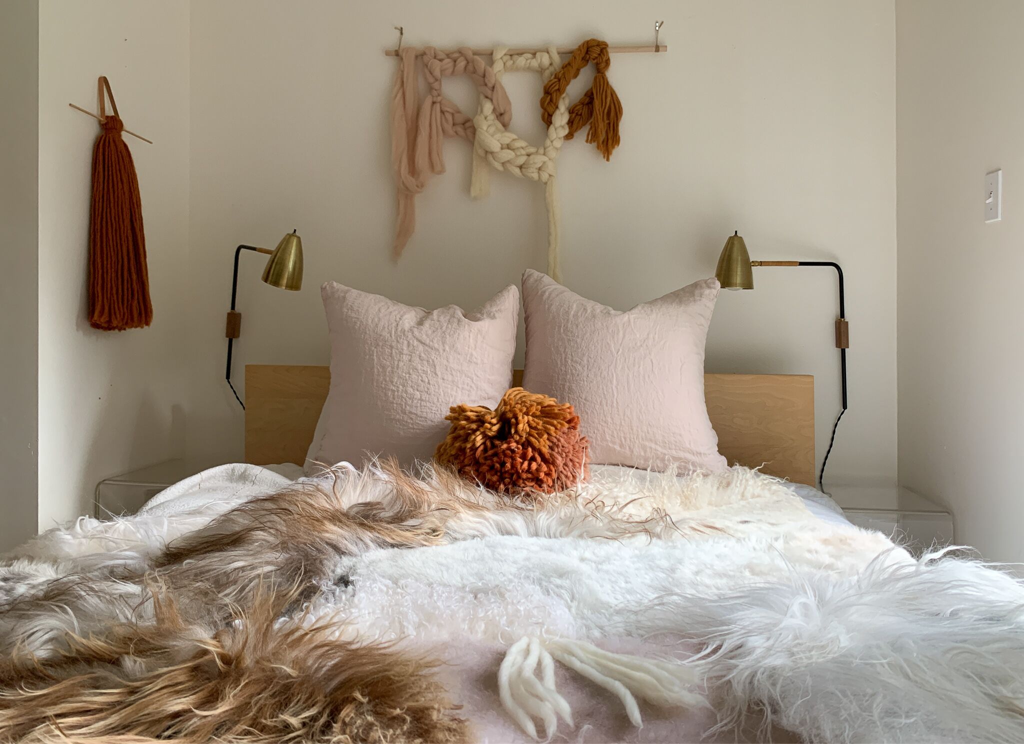 Modern 4 Bedroom Retreat W/Pool in Sonoma on 2 acres along a seasonal creek.