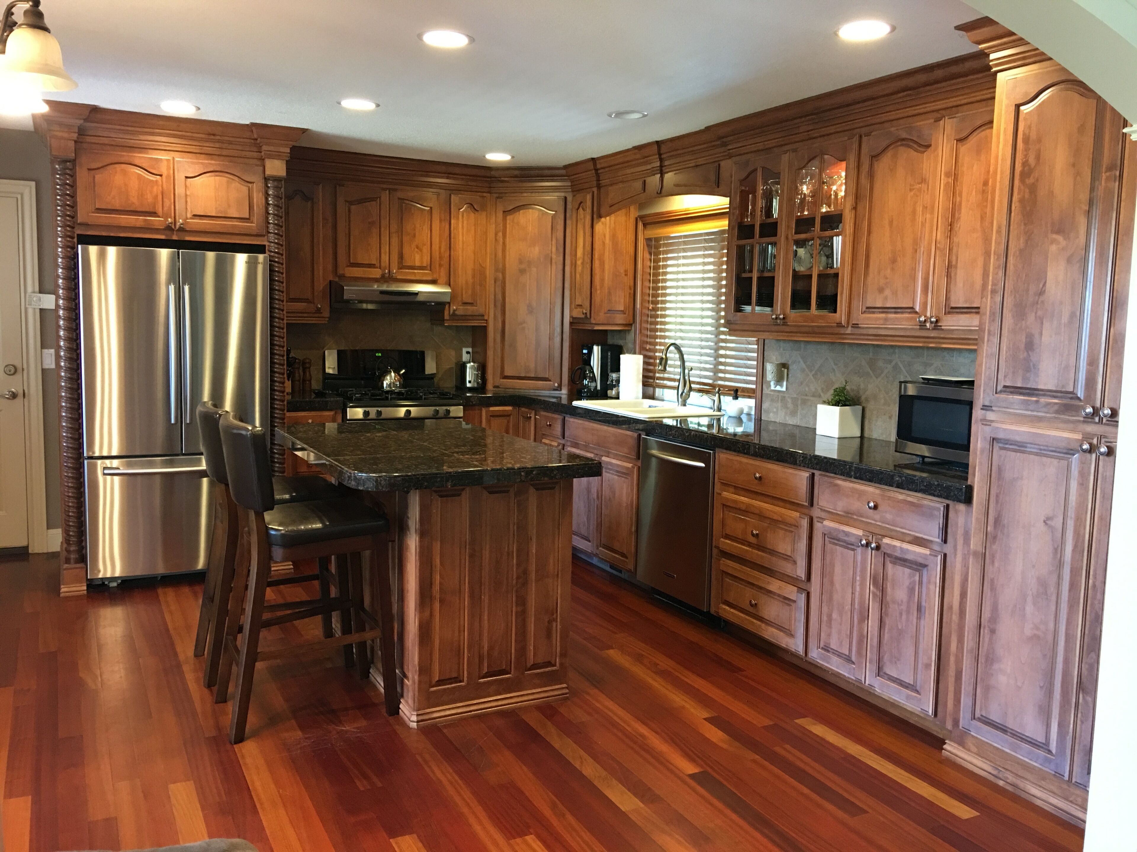 UPDATED: Mtn Top Upscale 4br with hot tub, Sauna, Jacuzzi, Mtn Views