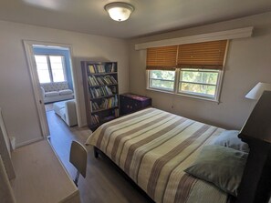 3 bedrooms, desk, iron/ironing board, WiFi