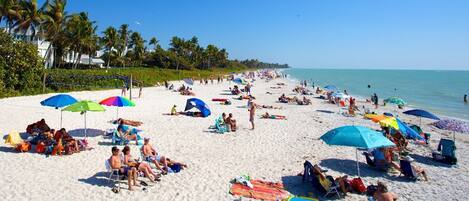 Liegestühle, Strandtücher