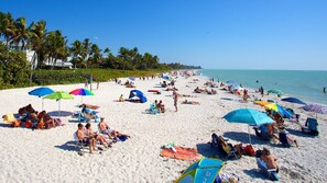 Liegestühle, Strandtücher