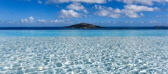 Villa Palmera - 5-Star Modern Tropical Paradise