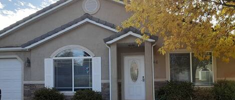 تفاصيل الفندق من الخارج