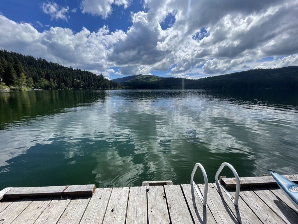 Heffley Lake House - Fall is here! great fishing location - 10% weekly discount