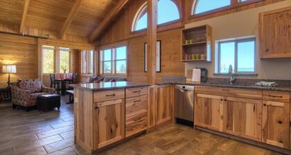 Mt. Joseph Lodge in Downtown Joseph: Unit #4