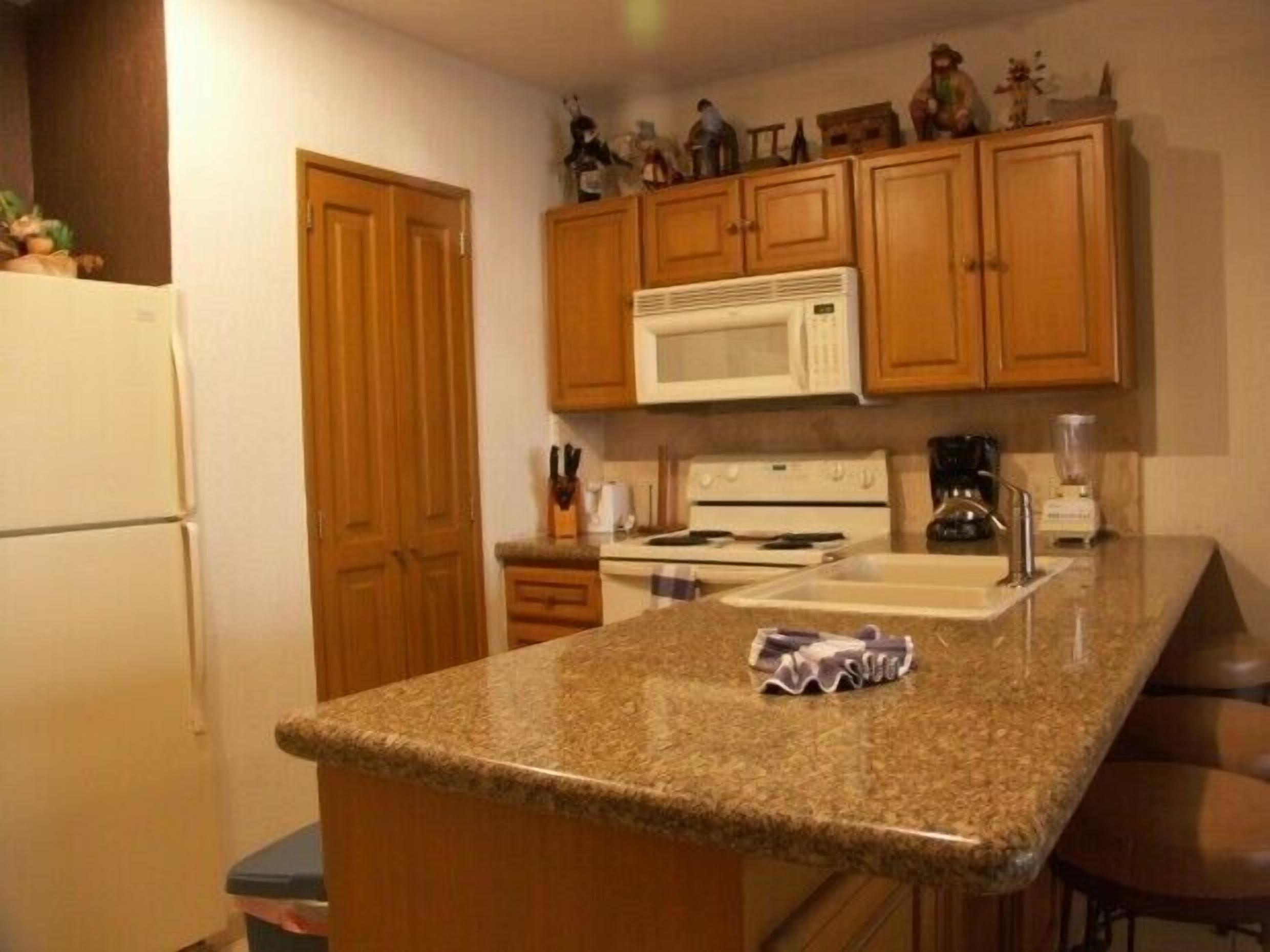 Beach Front Vacation Rental, 2nd Floor, Gated Entrance, 24 Hour Security