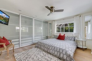2 habitaciones, escritorio, tabla de planchar con plancha y wifi gratis 