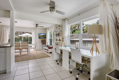 Beach Retreat House (Pool & Spa)