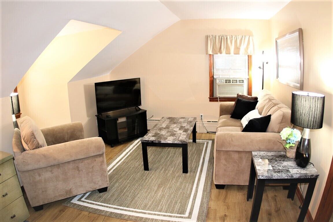 Comfortable and Cozy 2BR Fully Furnished!