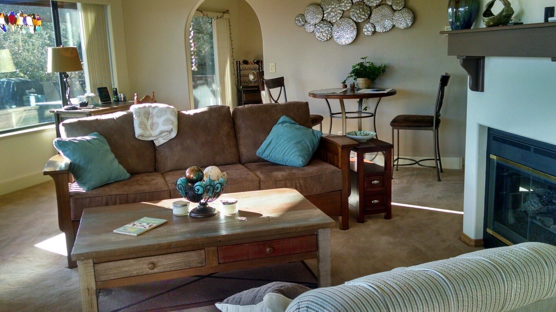  Panoramic views; perfect location; quiet; newly decorated; gorgeous patio