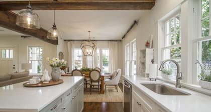 Historic Southern Cottage close to Downtown Conway