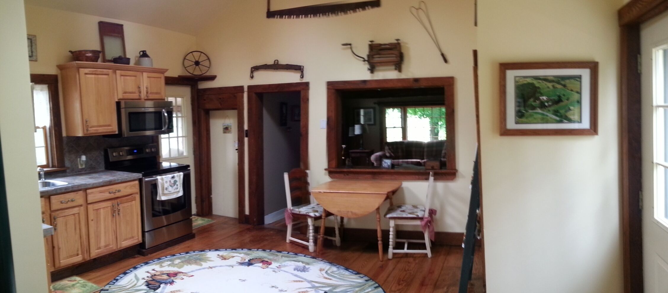 *Discounted weekly rates* Beautiful 52 acre Farmhouse! Catskills Family Getaway