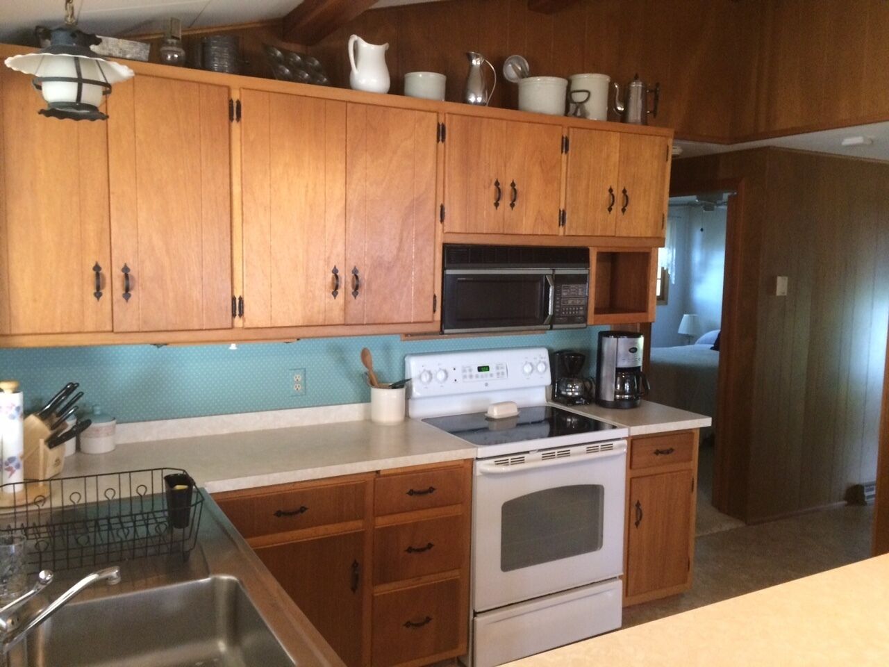 World class setting, Cottage on Peninsula surrounded by Lake Nokomis