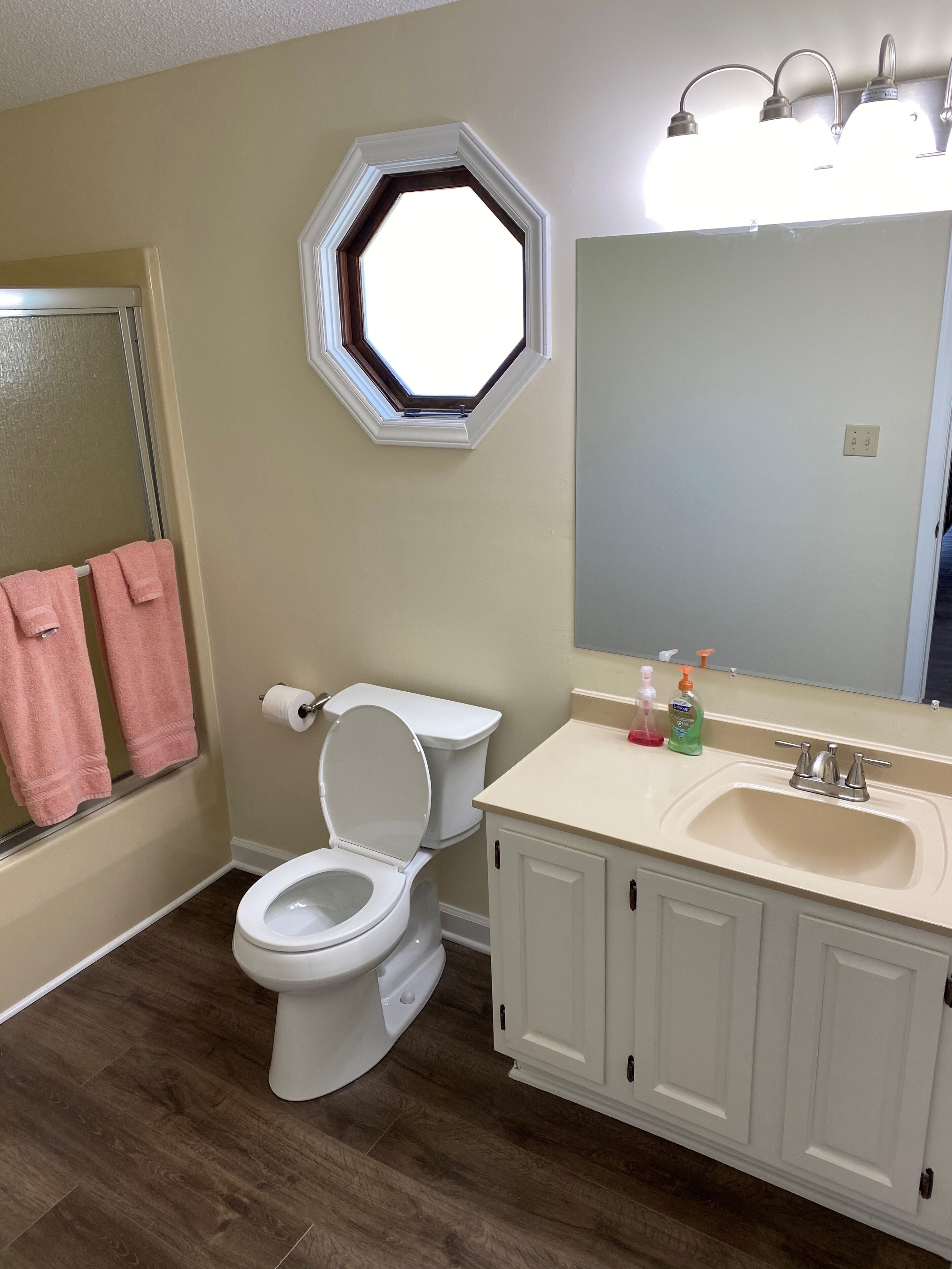 Beautiful 5 Bedroom, 3 Bath Lakefront House On Badin Lake North Carolina